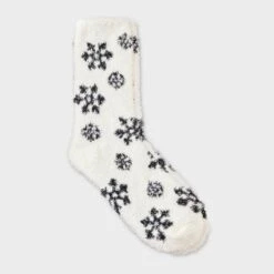 Women's Snowflake Cozy Crew Socks - Auden™ 4-10 -Auden GUEST e4fcda4f 5318 4ce1 85b0 c1bf07b9928c